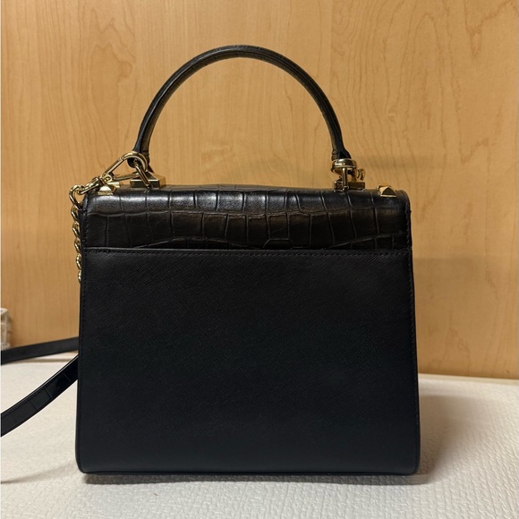 Michael Kors Black and Gold‎ Crossbody Bag with Elegant Design - Picture 2 of 4